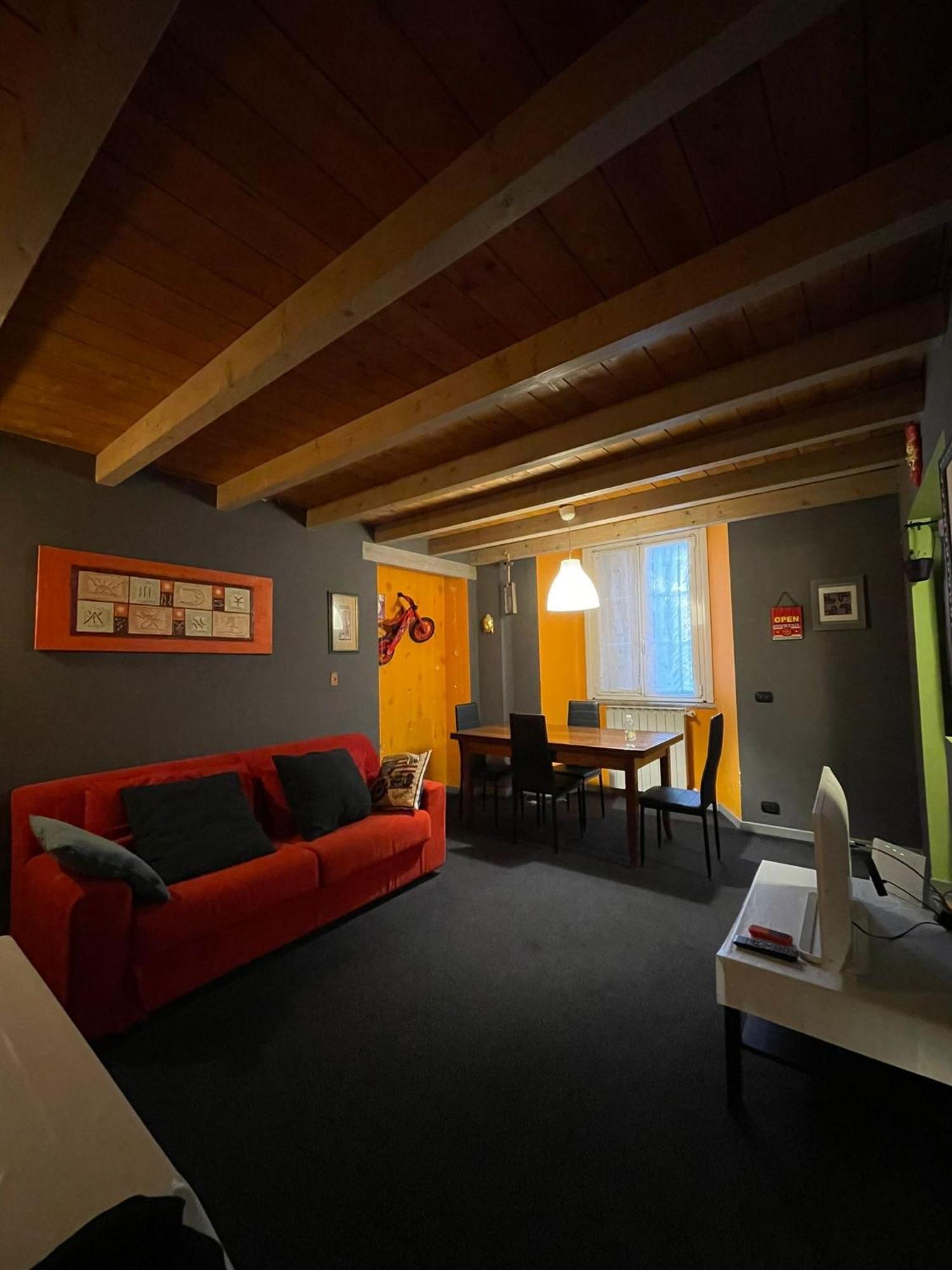 Apartamento Rainbow House Intra Exterior foto